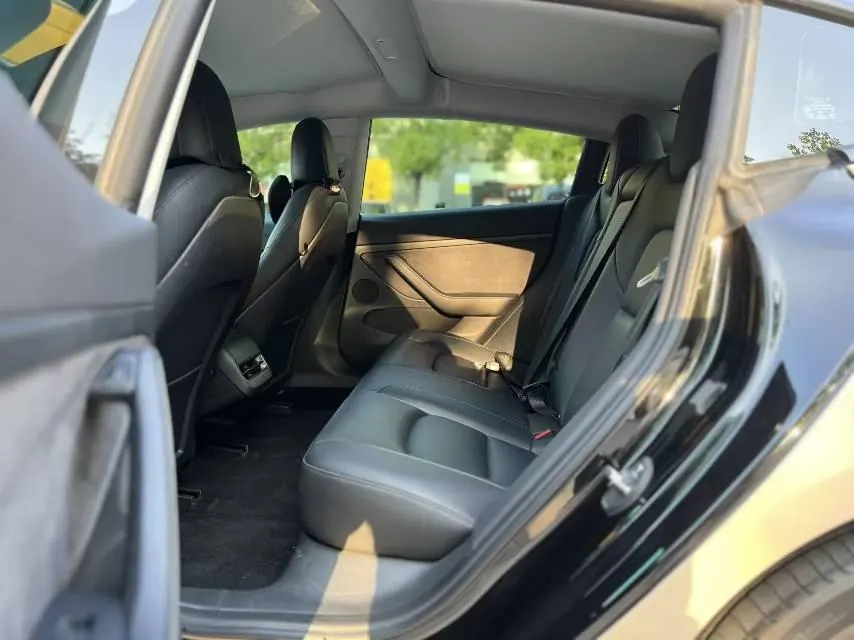 Tesla 2022 Model 3 rear-wheel drive version of automatic transmission 5