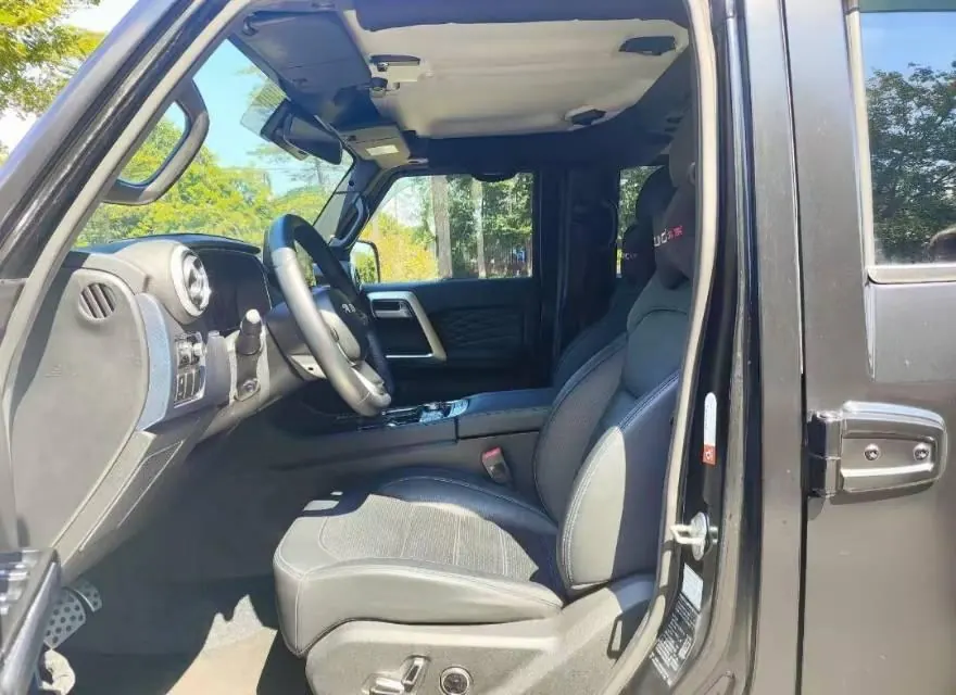 Beijing 2021 BJ40 2.0T four-wheel drive blade hero version chivalrous automatic gear 5