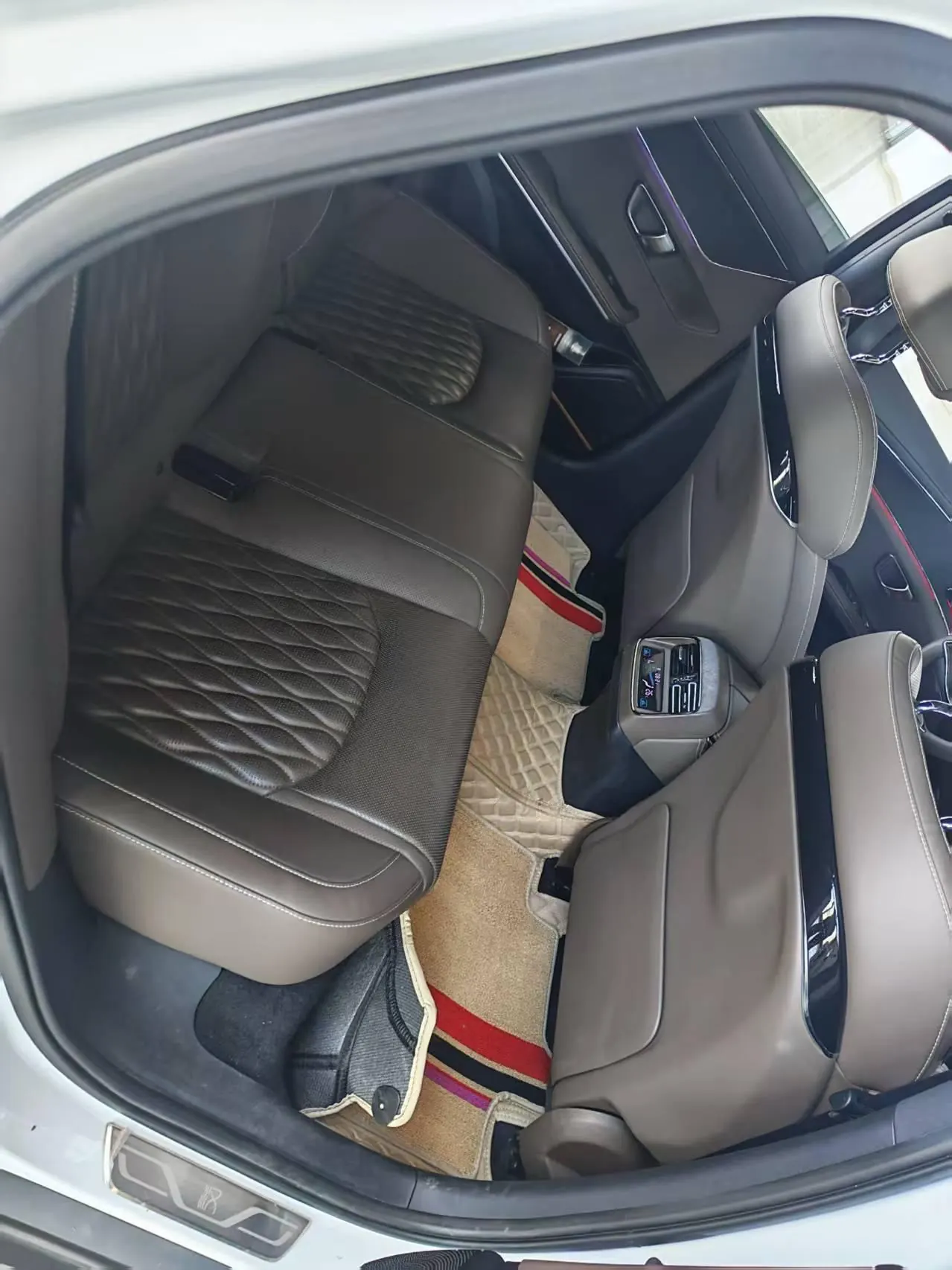 BYD 2020 Han DM 2.0T four-wheel drive performance version luxury automatic gear 2