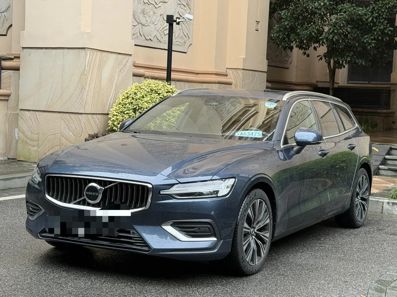 Volvo V60 (Imported) 2024 V60 48V 2.0T B5 Zhiyuan Sports Edition Automatic Gear - View 1