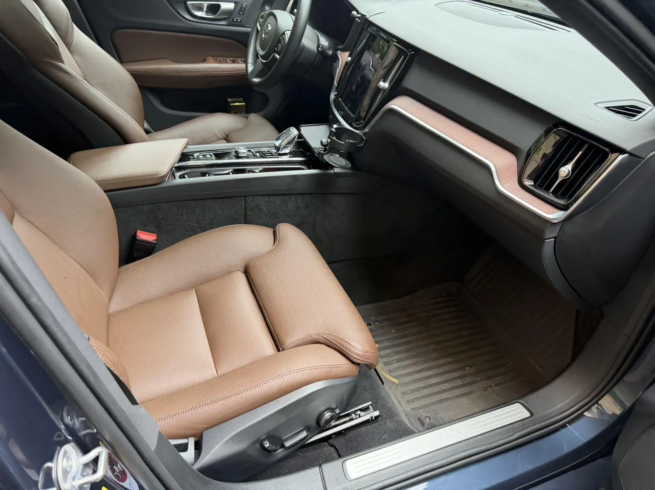 Volvo V60 (Imported) 2024 V60 48V 2.0T B5 Zhiyuan Sports Edition Automatic Gear 6