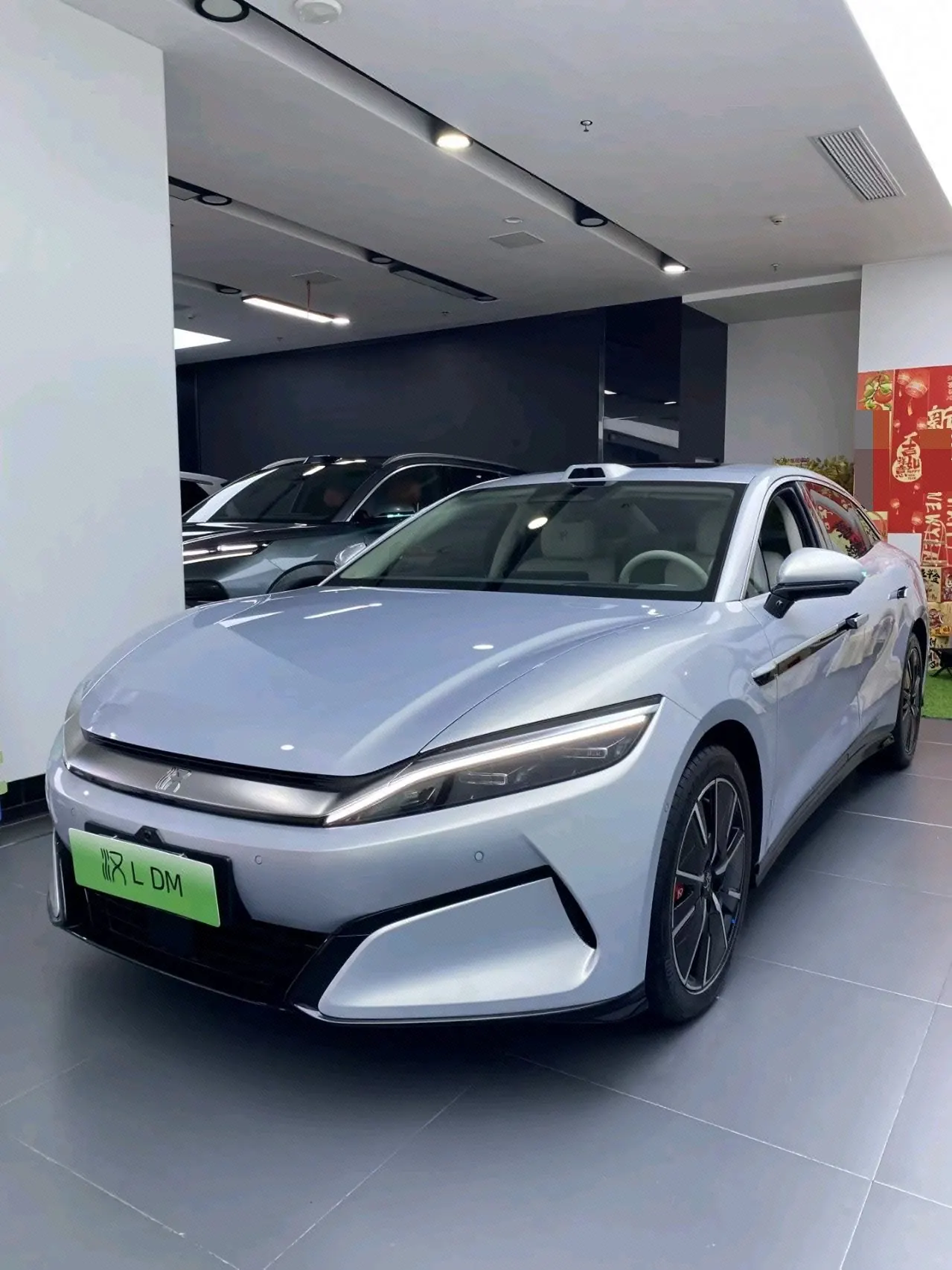 打开图片灯箱:BYD 2025 Han l DM-i 1.5T stepless 200KM laser Radar flagship automatic gear