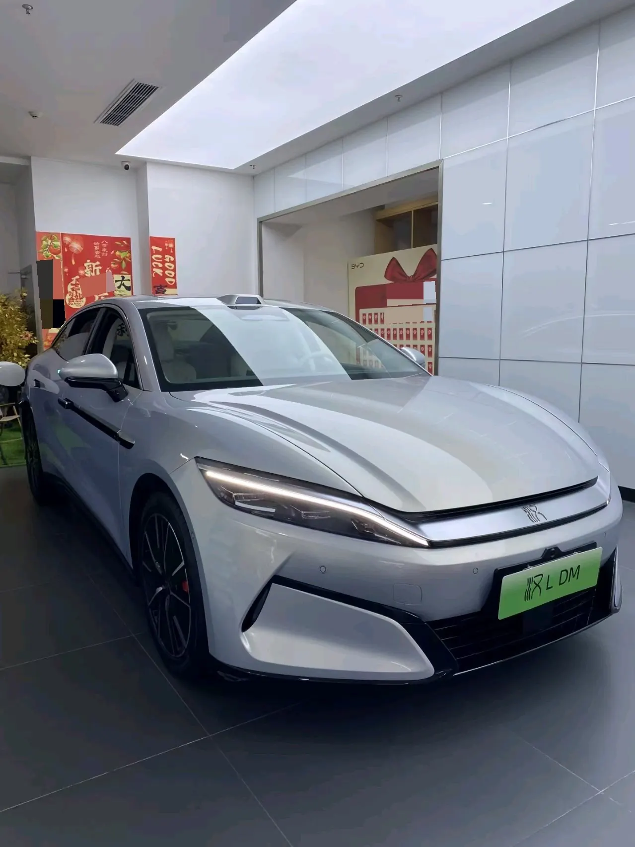 BYD 2025 Han l DM-i 1.5T stepless 200KM laser Radar flagship automatic gear 2