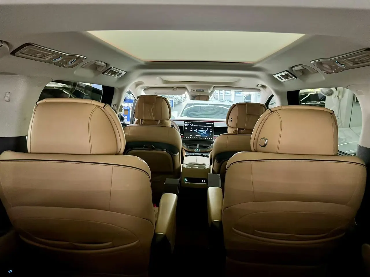 Denza 2024 Denza D9 DM-i 1.5T Stepless 980 Four-wheel Drive Honorable Automatic Gear 5