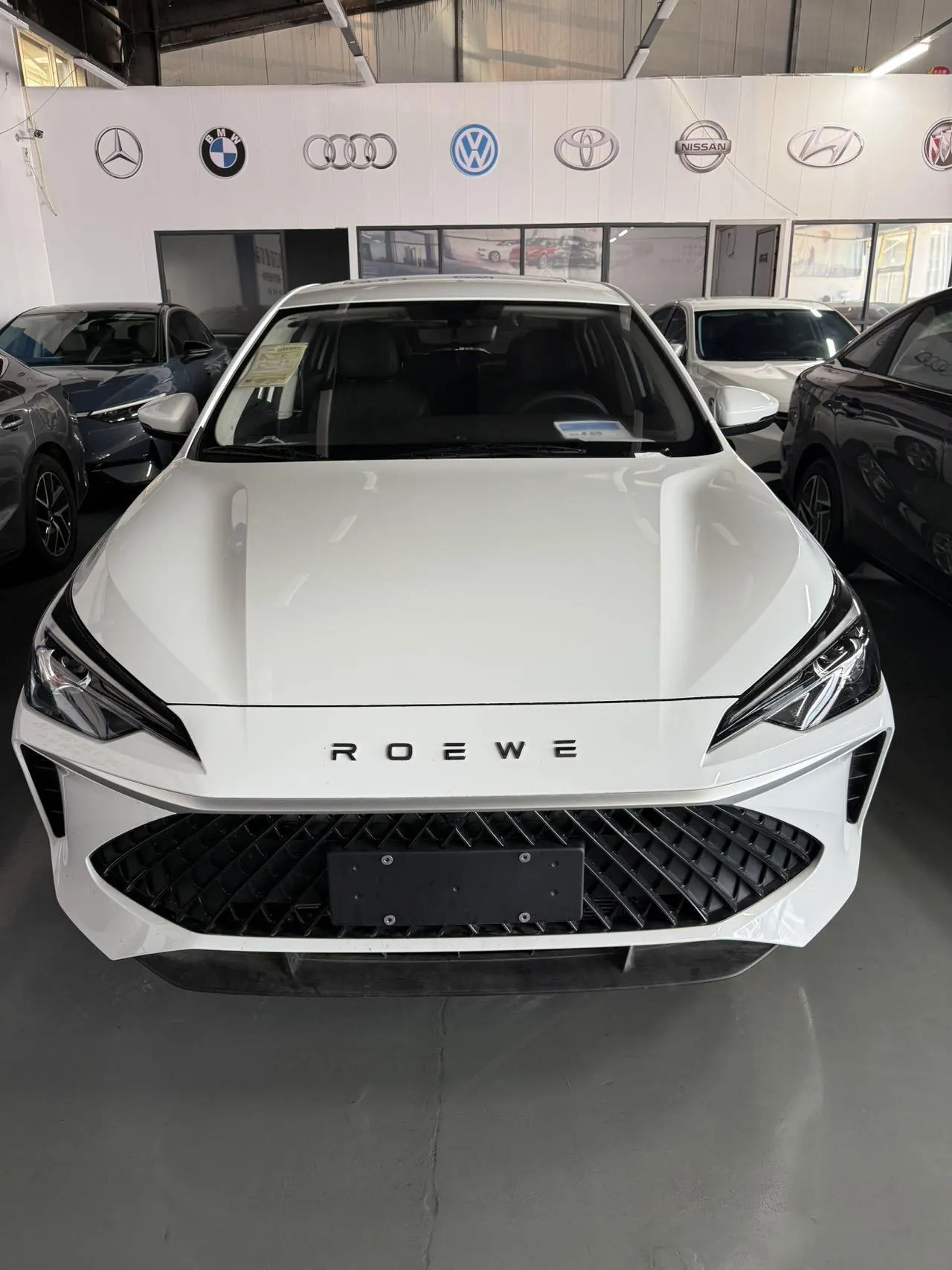 Roewe 2026 i5 1.5 Stepless Deluxe Edition Automatic Gear 2
