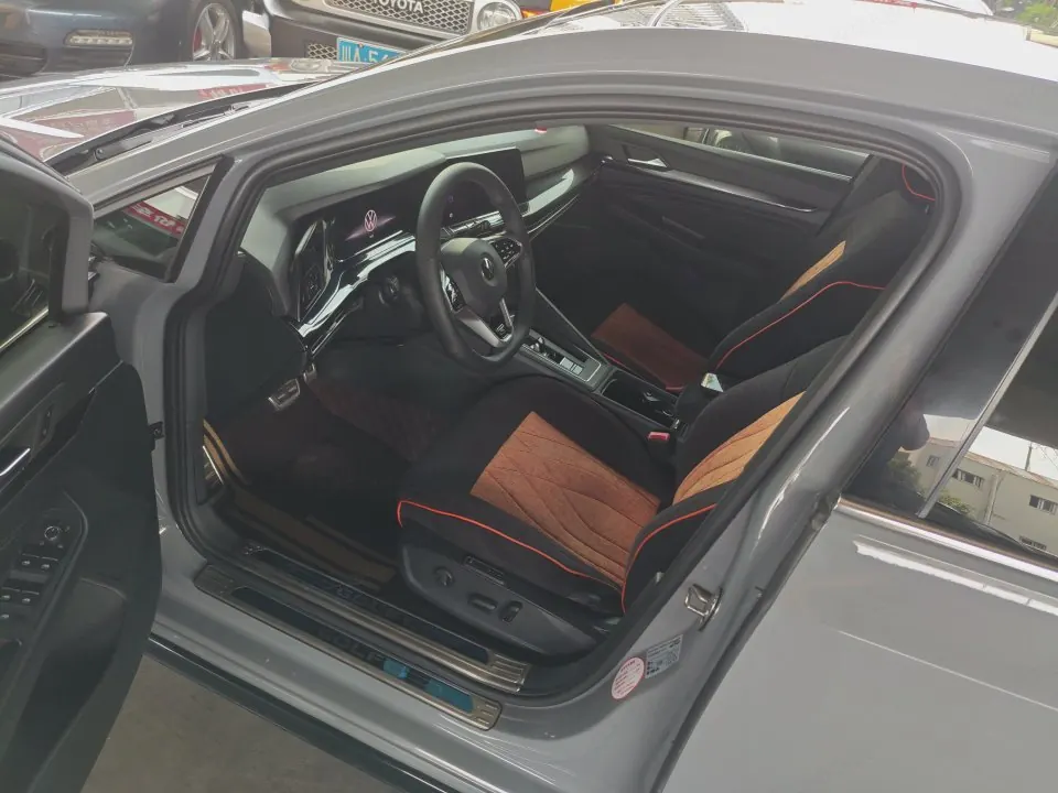 Volkswagen 2023 Golf 8 R-Line 1.4TSI 280TSI 20th Anniversary Edition Automatic 6