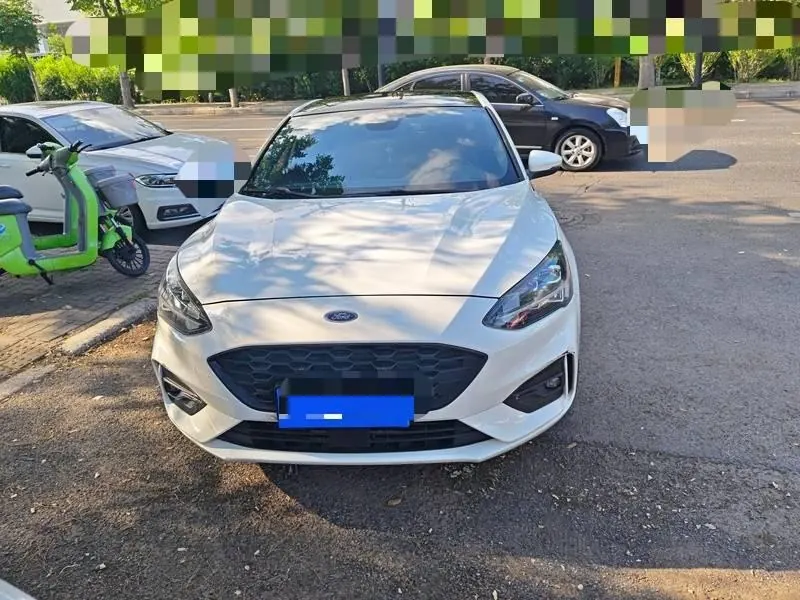 Ford 2021 Focus -3-compartment 1.5T EcoBoost 180 ST Line Automatic 2