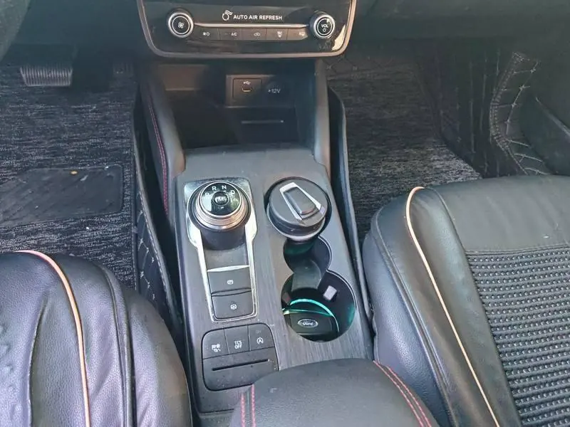 Ford 2021 Focus -3-compartment 1.5T EcoBoost 180 ST Line Automatic 3