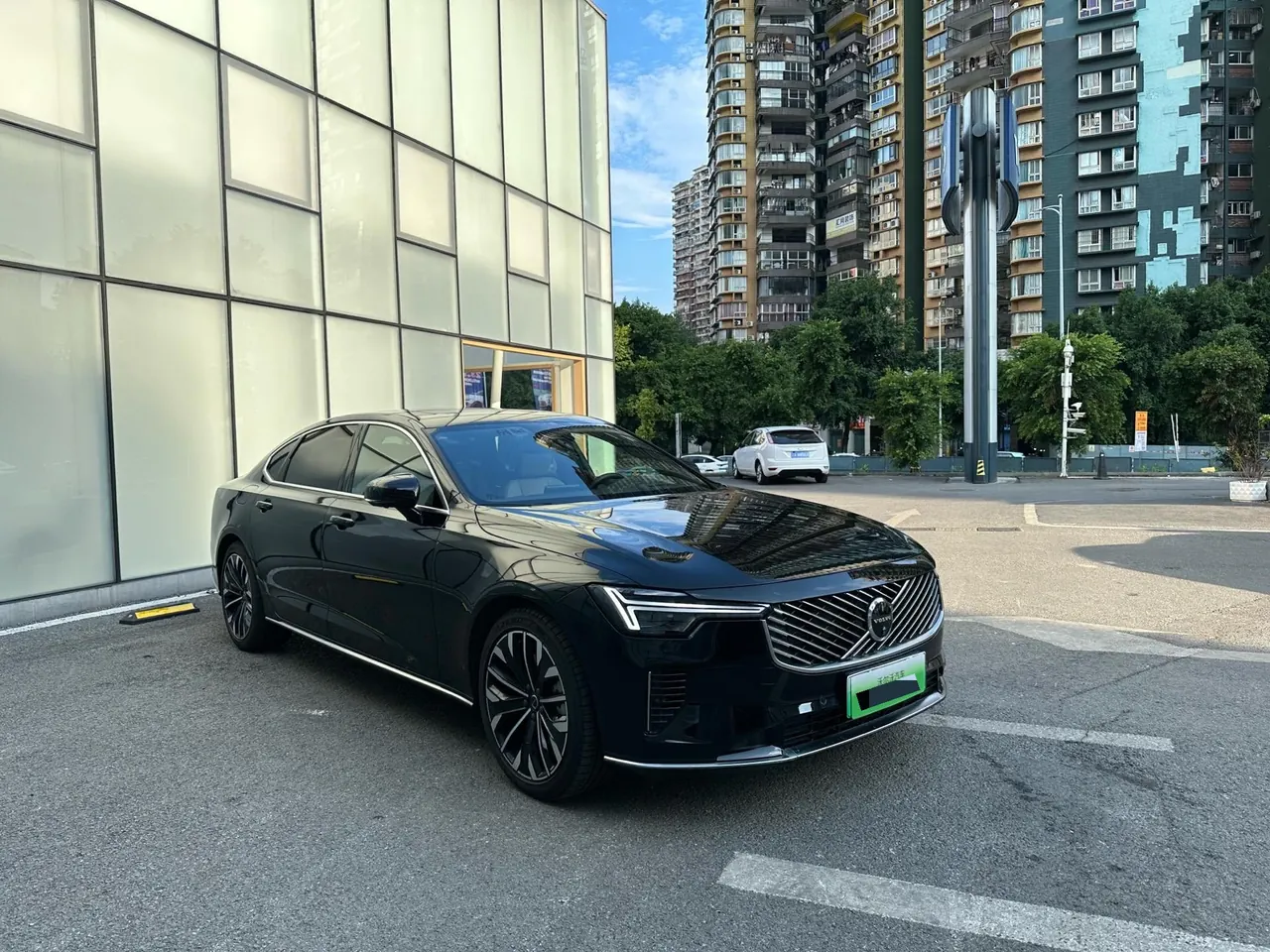 Volvo S90 New Energy 2026 Model S90 PHEV 2.0T T8 All-Wheel Drive Long-Range Intelligent Luxury Automatic 3