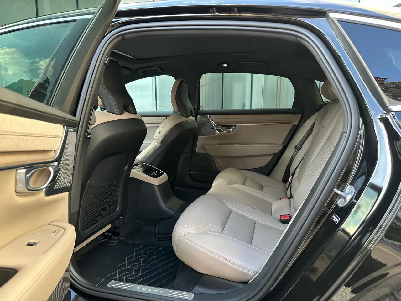 Volvo S90 New Energy 2026 Model S90 PHEV 2.0T T8 All-Wheel Drive Long-Range Intelligent Luxury Automatic 5