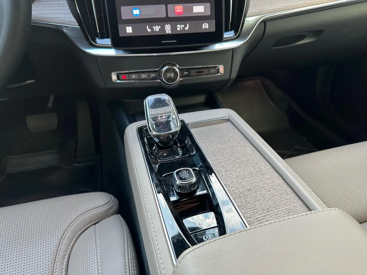 Volvo S90 New Energy 2026 Model S90 PHEV 2.0T T8 All-Wheel Drive Long-Range Intelligent Luxury Automatic 9