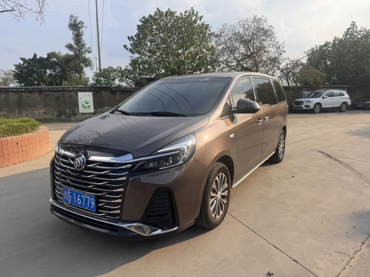 Open image lightbox: Buick 2023 GL8 Land Business Class 48V 2.0T 652T Luxury Automatic Gear