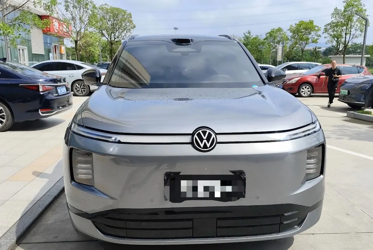 Volkswagen 2026 ID.ERA 9X Ultra 4-wheel drive automatic gear 2