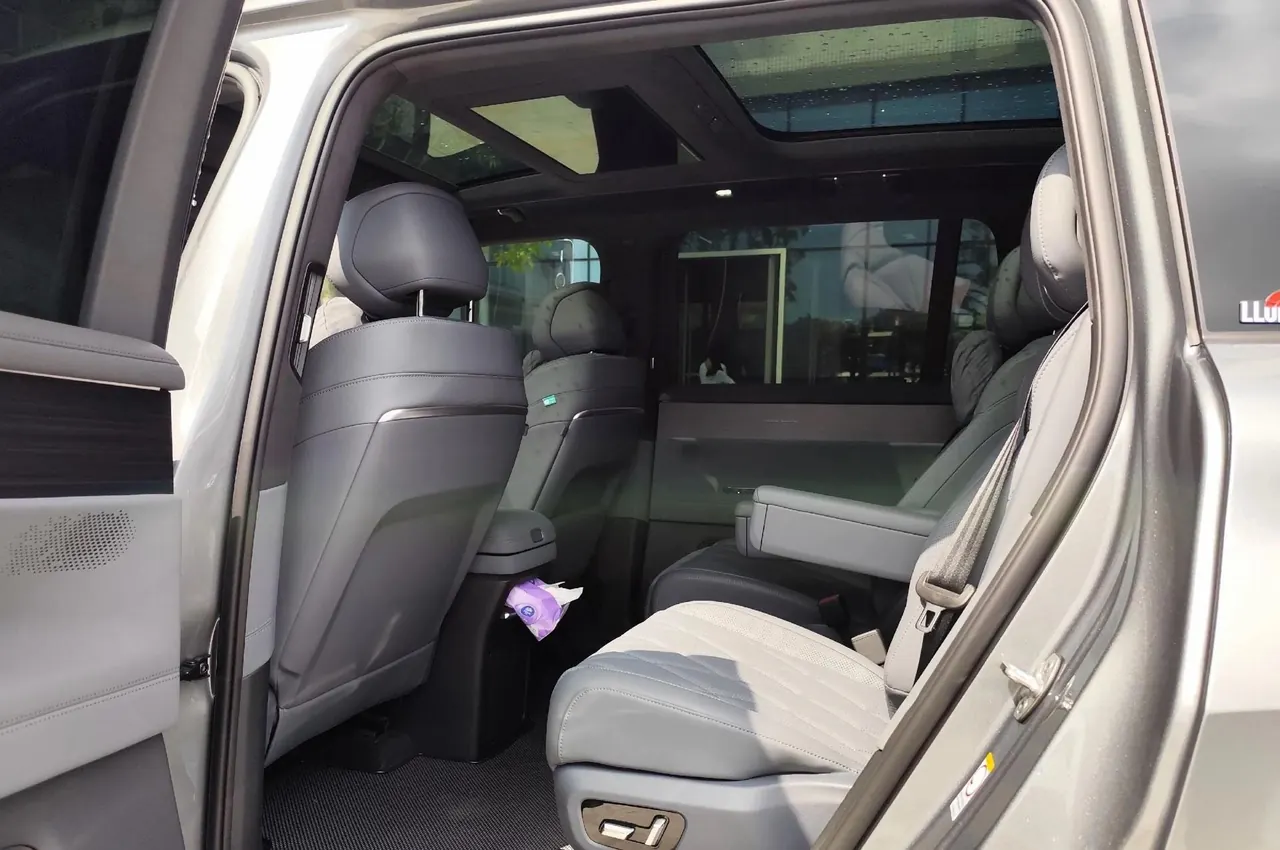 Volkswagen 2026 ID.ERA 9X Ultra 4-wheel drive automatic gear 6