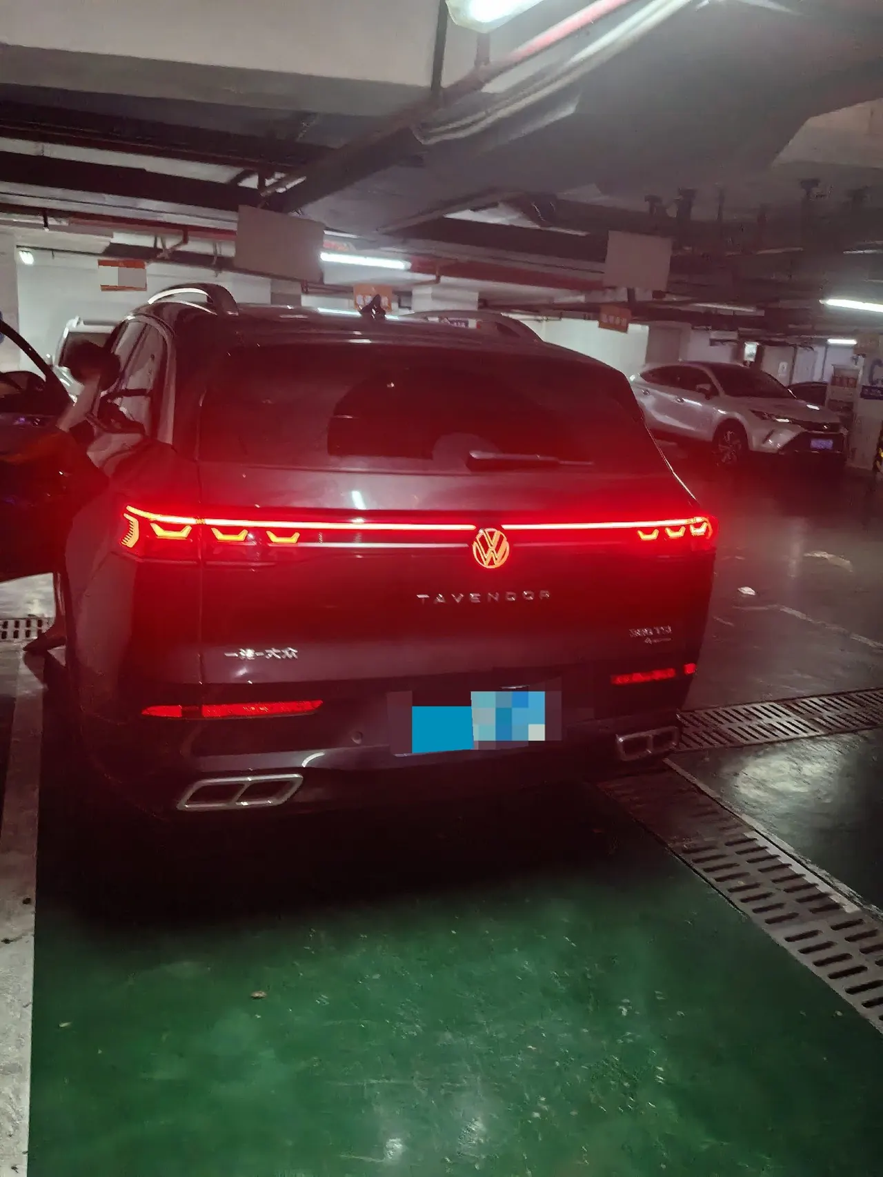 Volkswagen 2023 model tour R-Line 2.0TSI 380TSI four-wheel drive starting version automatic gear 3