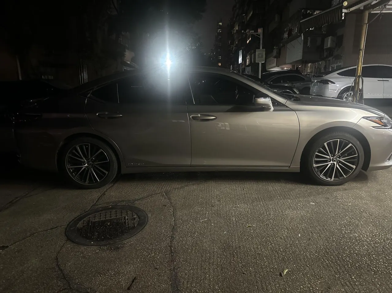 Lexus ES (Imported) 2021 ES300h 2.5 Stepless Premium Edition Automatic Gear 2