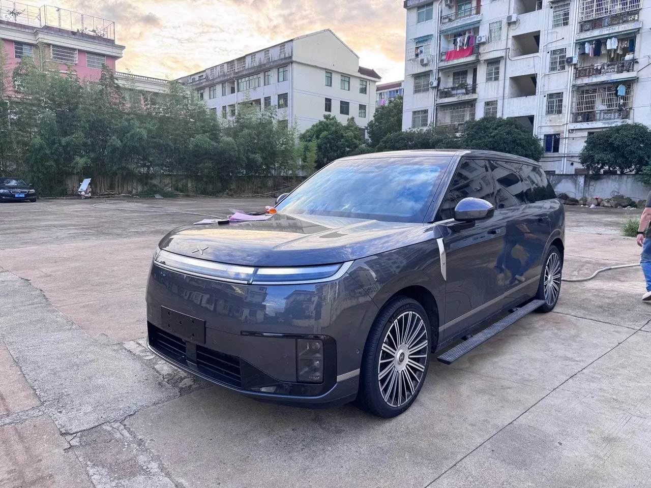 打开图片灯箱:Xpeng 2026 GX 1585 Four-Wheel-Drive Ultra Flagship Model Automatic Transmission