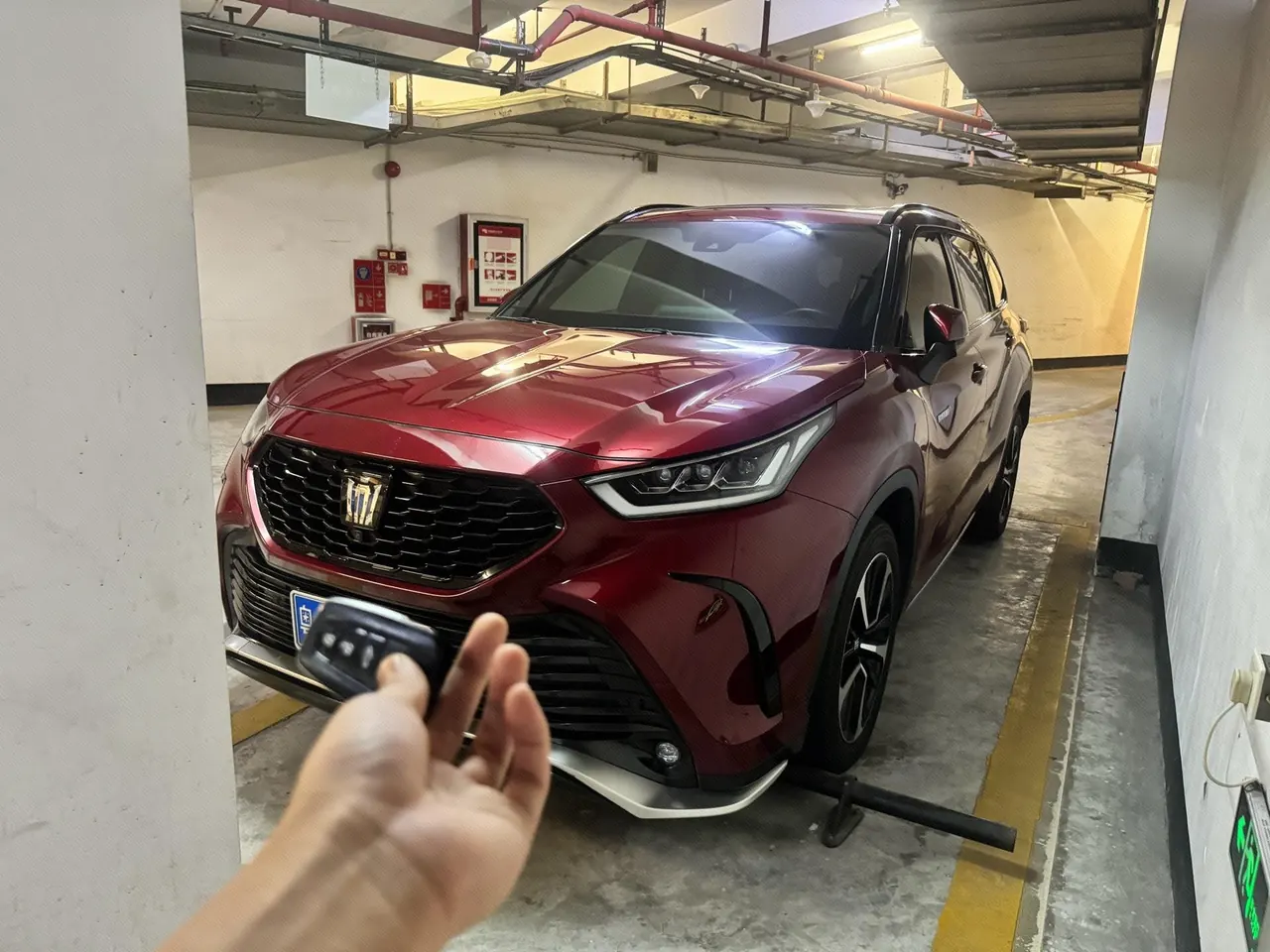 打开图片灯箱:Toyota 2021 Crown Land Release 2.5 Stepless Four-wheel Drive Flagship Automatic Gear
