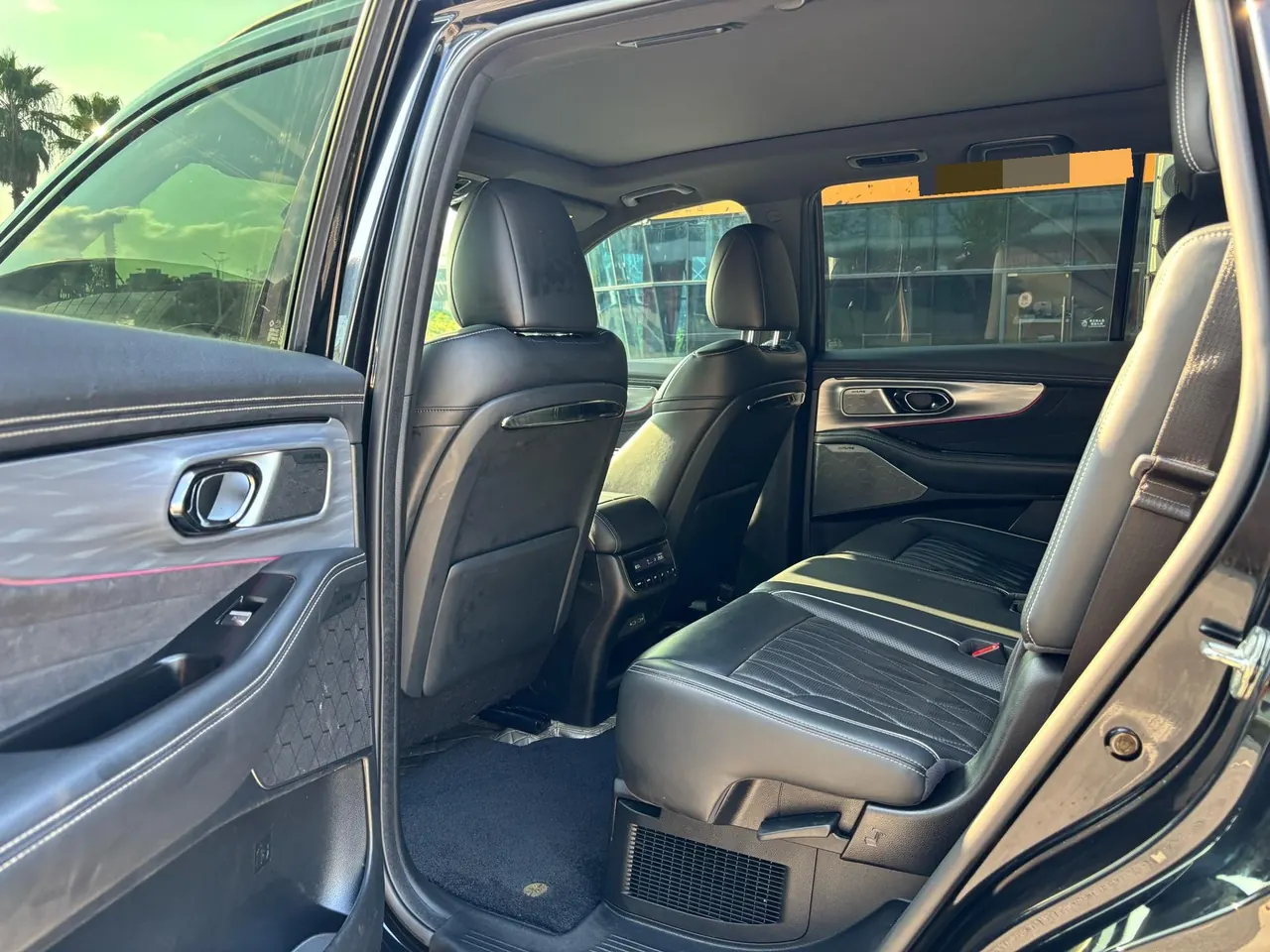 Chuanqi 2022 GS8 Hybrid 2.0TM Stepless Four-wheel Drive Premium Edition Seven-seat Automatic Gear 5