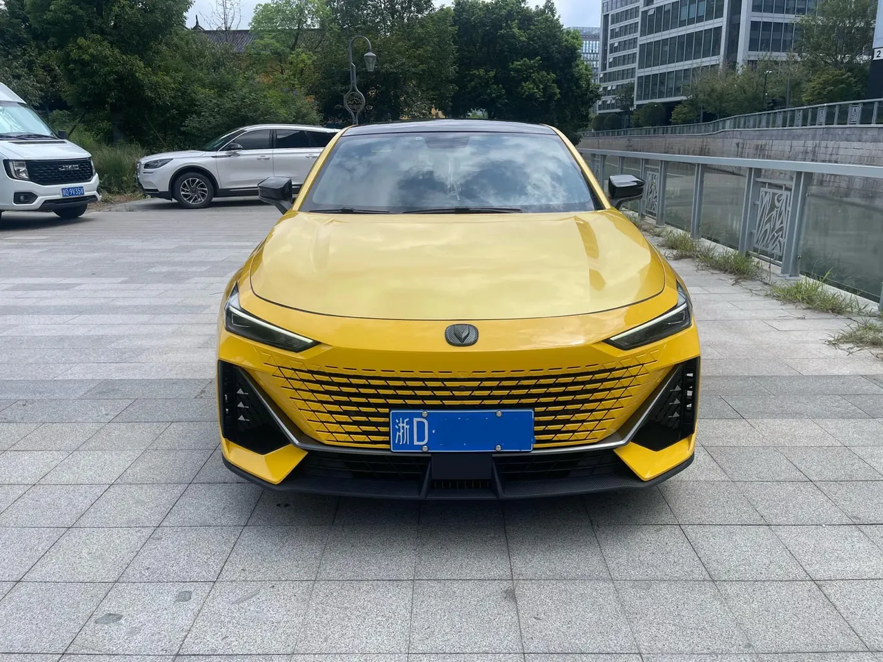 ChangAn 2022 UNI-V 1.5T Smart Pilot Automatic Gear 2
