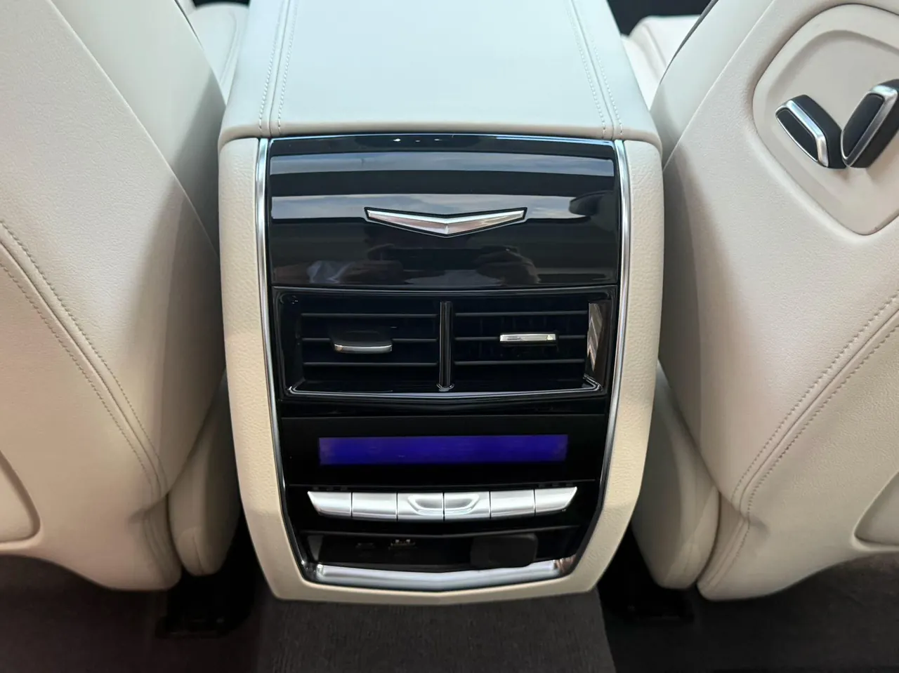 Cadillac 2026 CT6 2.0T 28T flagship automatic gear 10