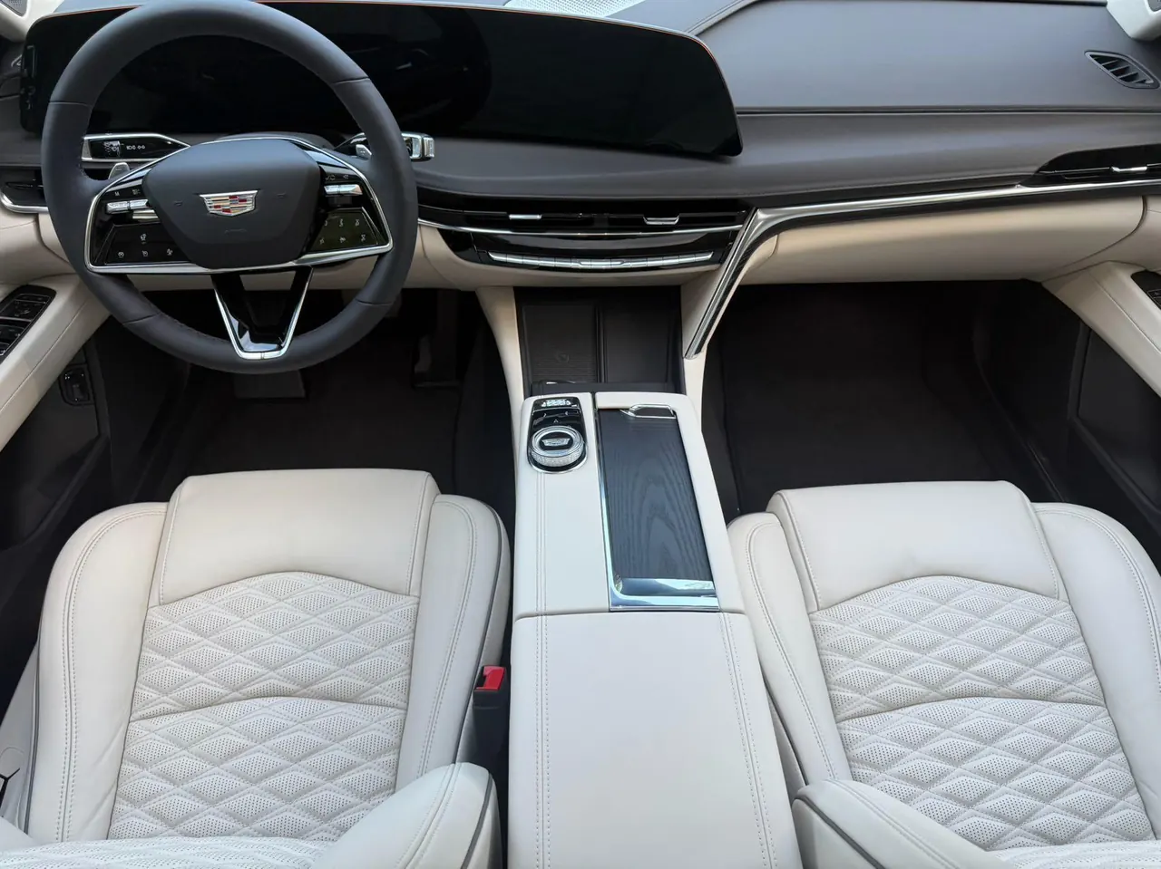 Cadillac 2026 CT6 2.0T 28T flagship automatic gear 12