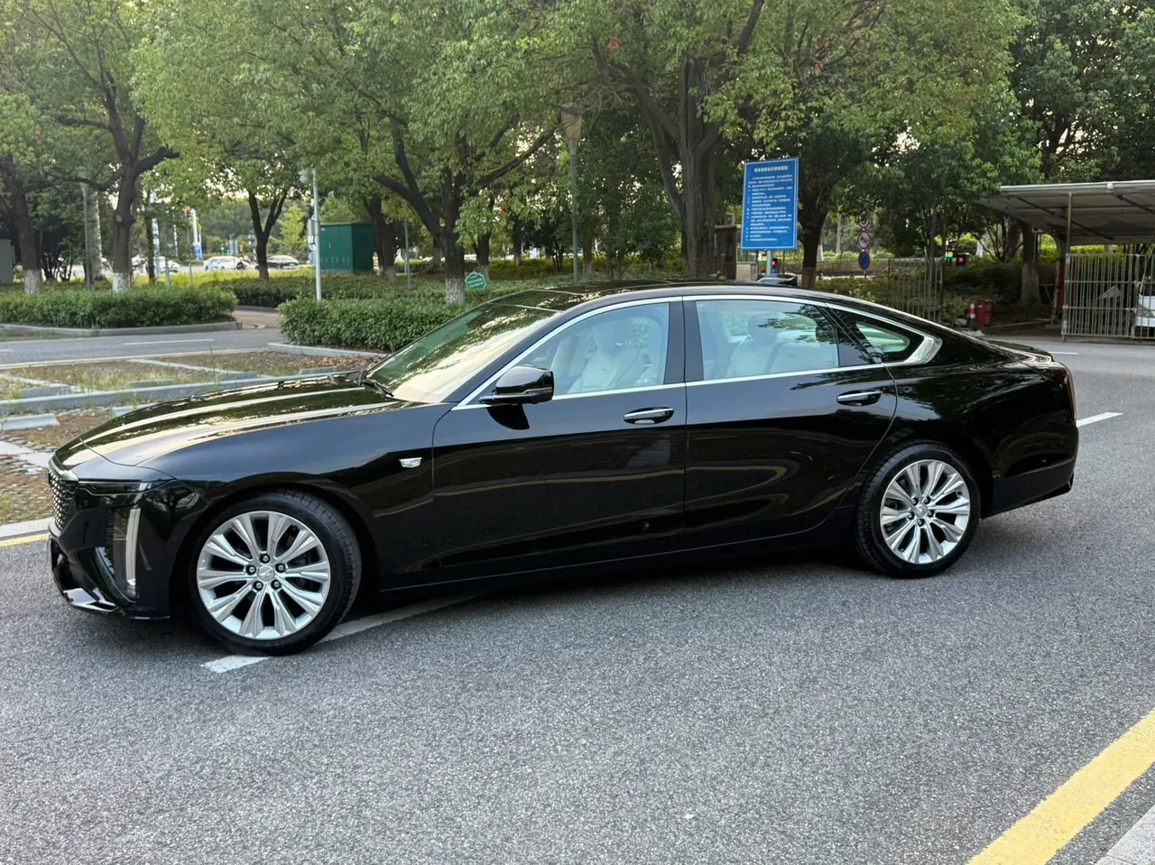 Cadillac 2026 CT6 2.0T 28T flagship automatic gear 16