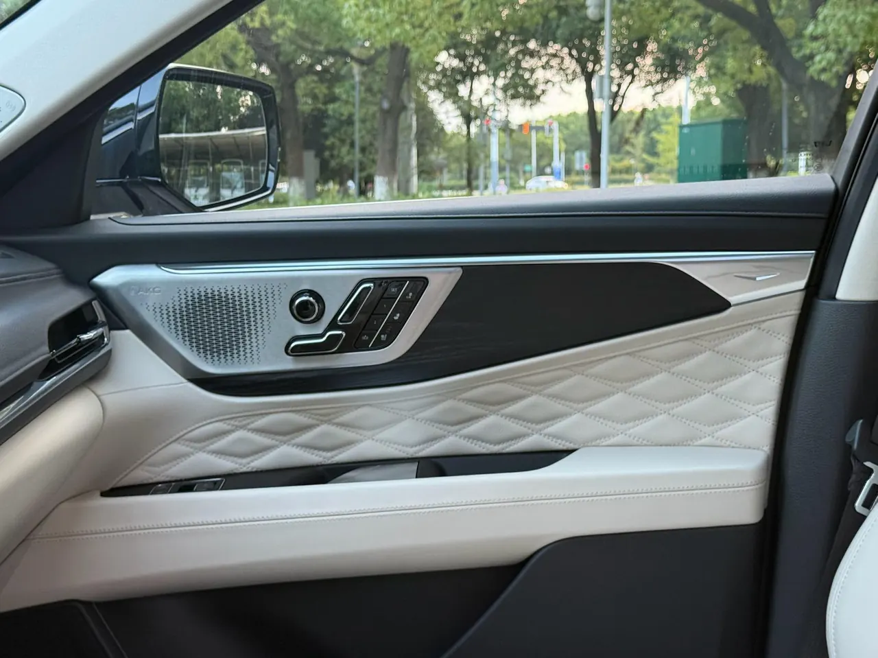 Cadillac 2026 CT6 2.0T 28T flagship automatic gear 17