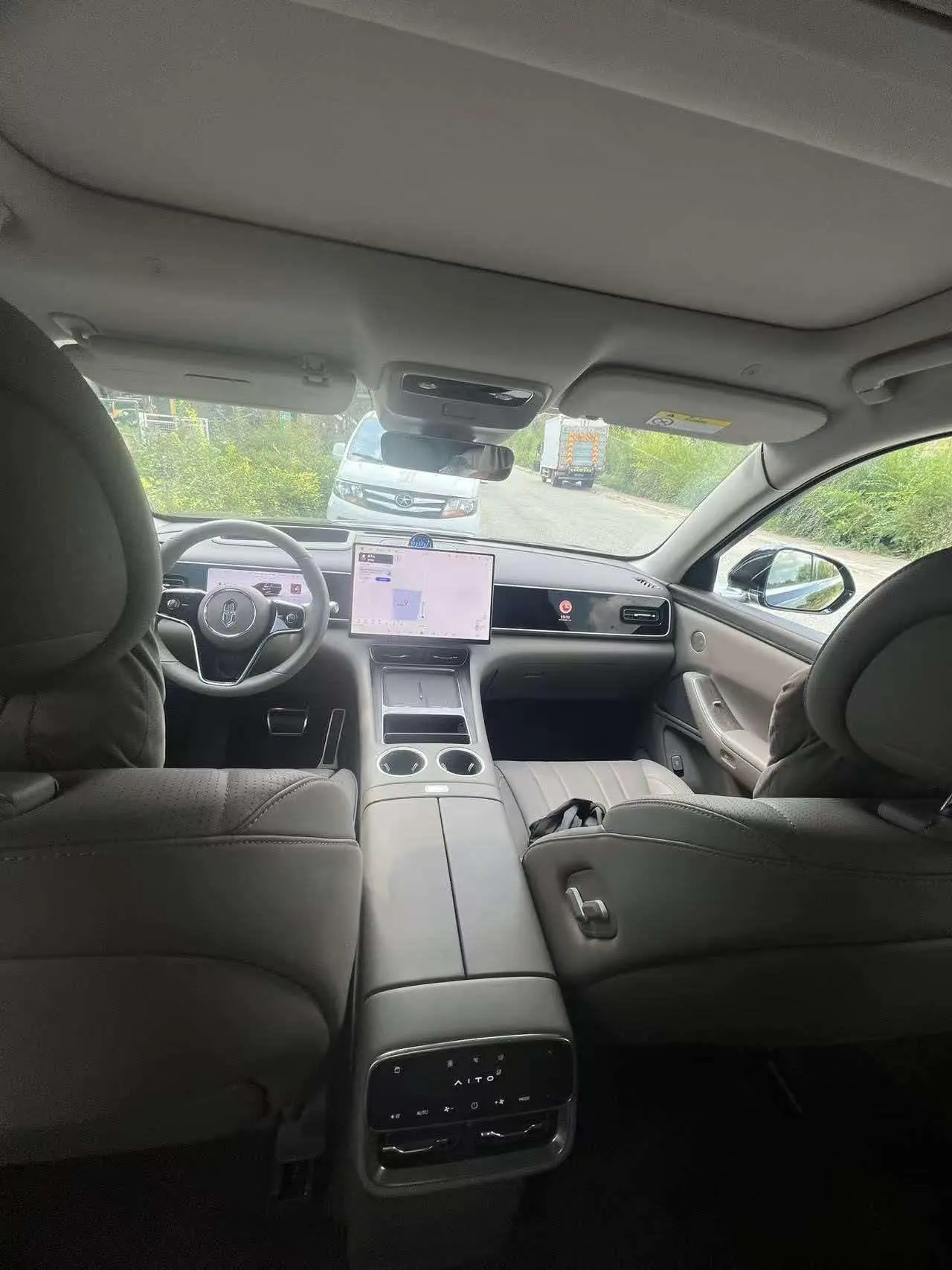 AITO 2026 AITO M7 extended range Ultra 4-wheel drive version 6 seats (896-line laser Radar) automatic gear 4