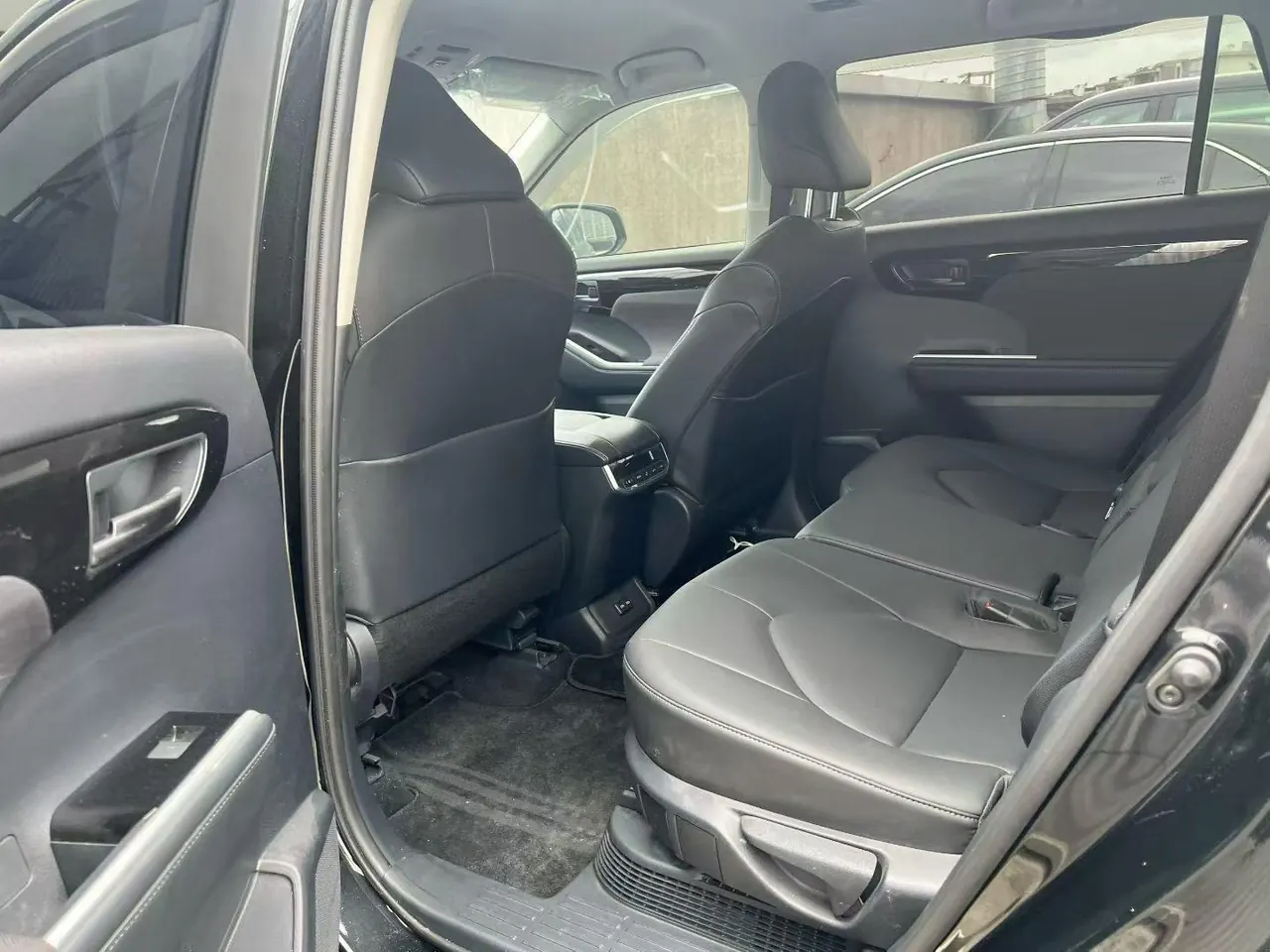 Toyota 2026 Highlander Dual Engine 2.5 Stepless Intelligent Electric Hybrid Two-Drive Elite Edition 5-seat Automatic Transmission 4