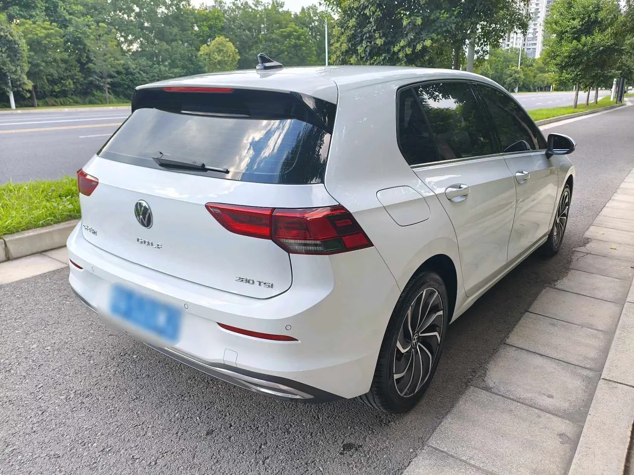 Volkswagen 2021 Golf 8 PRO 1.4TSI 280TSI Automatic 3