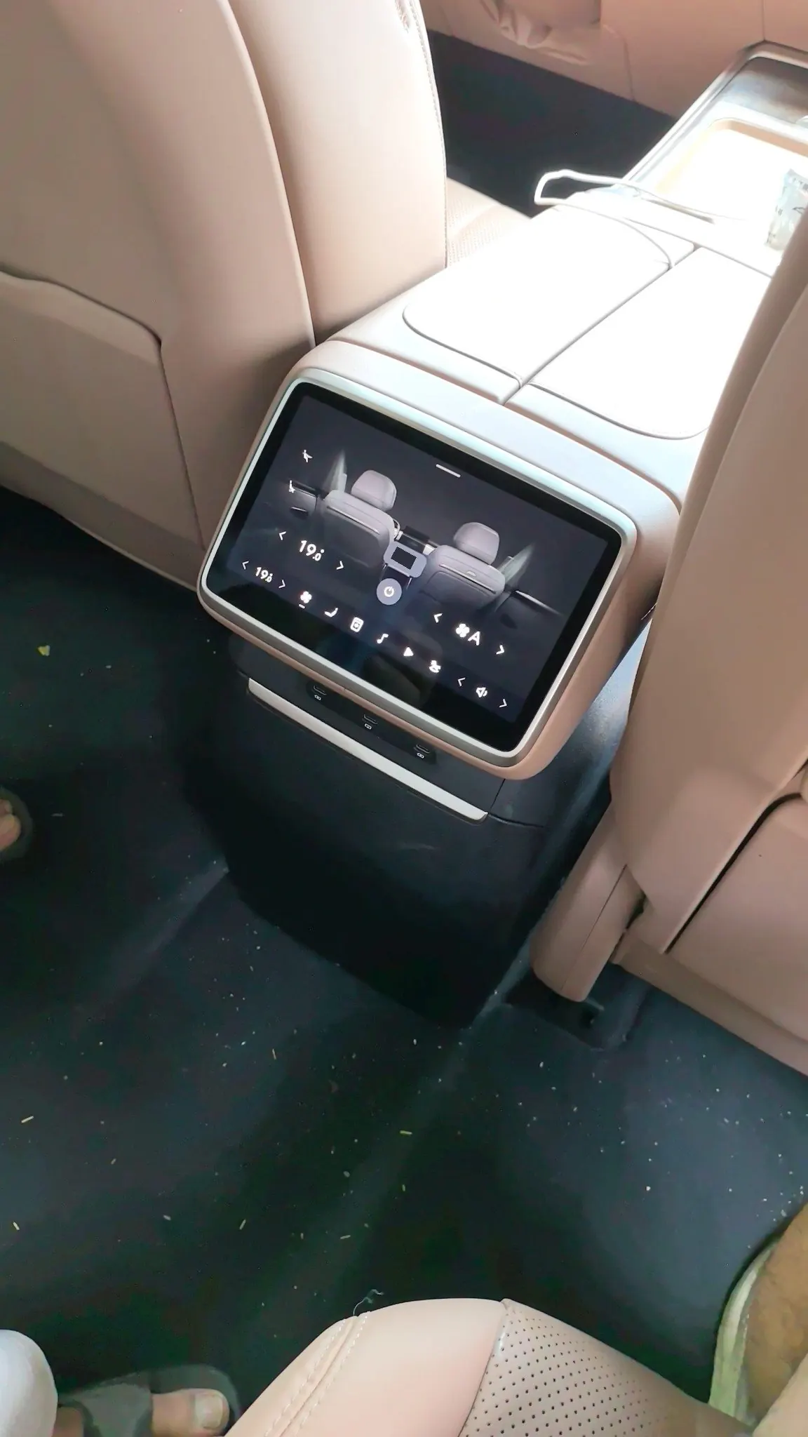 ONVO 2025 L90 Max six-seat automatic gear 5