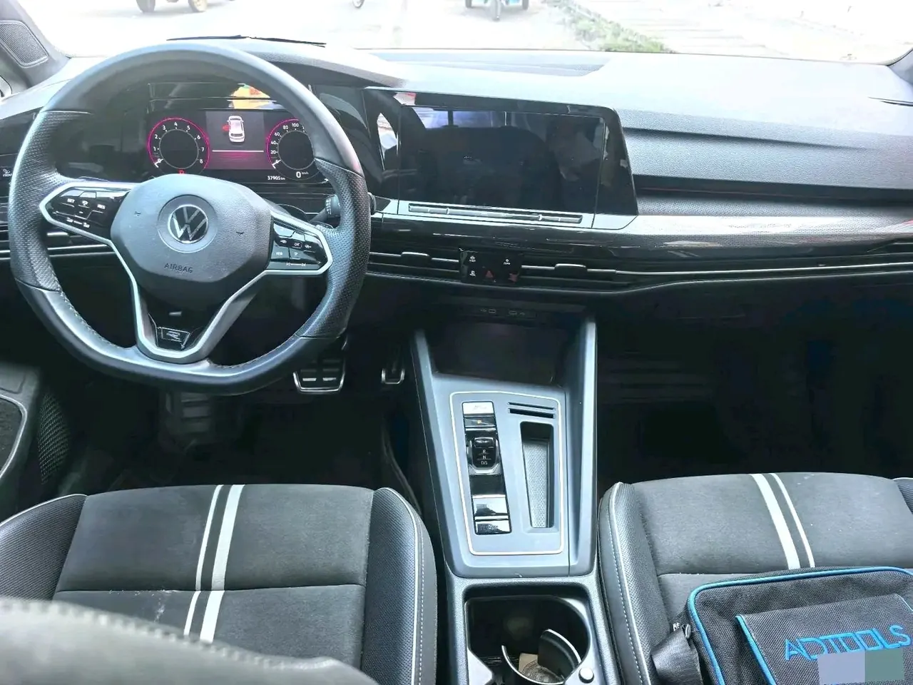 Volkswagen 2021 Golf 8 R-Line 1.4TSI 280TSI Automatic 9