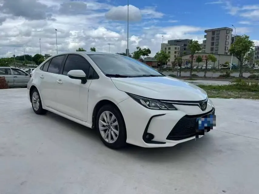 Toyota 2023 Corolla Double Engine 1.8 Stepless Intelligent Electric Hybrid Elite Automatic Gear 3
