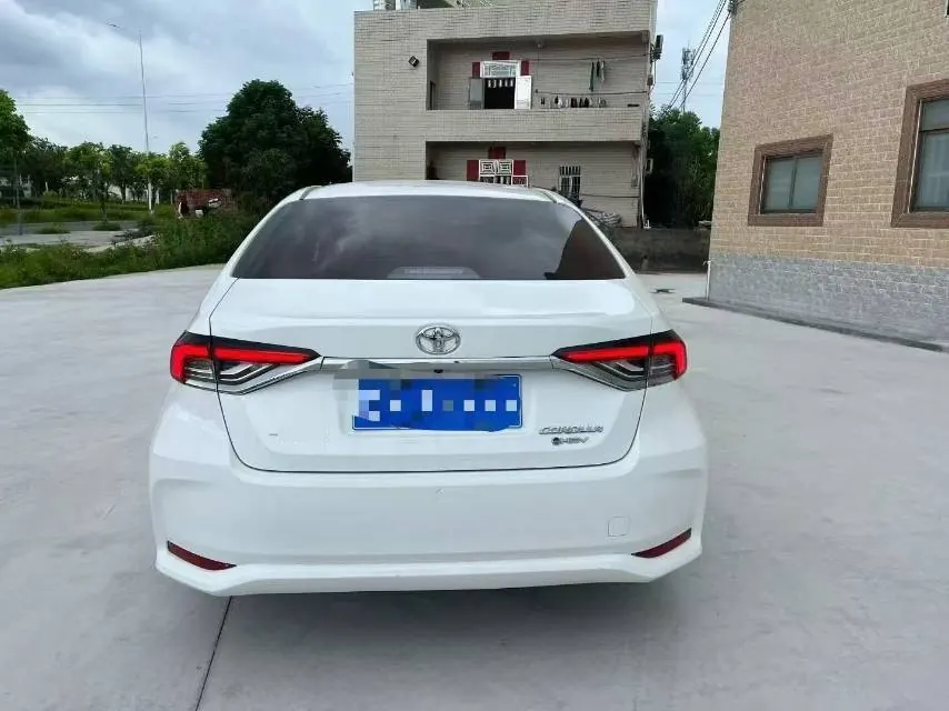 Toyota 2023 Corolla Double Engine 1.8 Stepless Intelligent Electric Hybrid Elite Automatic Gear 8