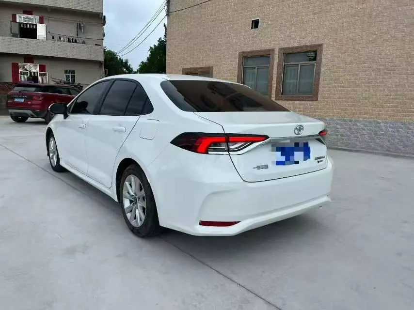 Toyota 2023 Corolla Double Engine 1.8 Stepless Intelligent Electric Hybrid Elite Automatic Gear 9