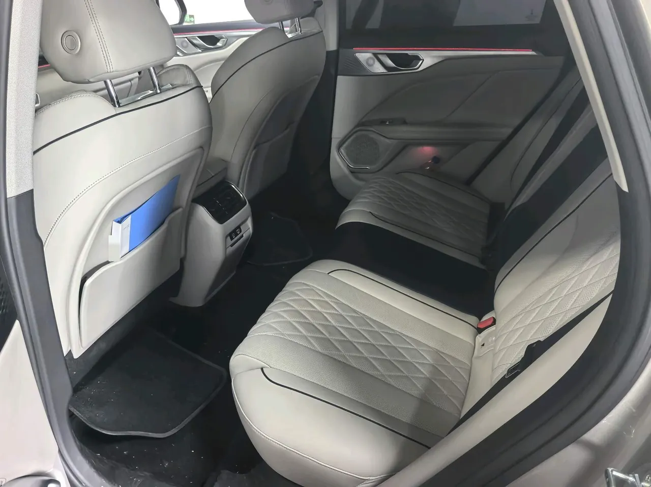 WEY 2023 Mocha PHEV 1.5T Two-Drive Long Endurance Edition Automatic Gear 4