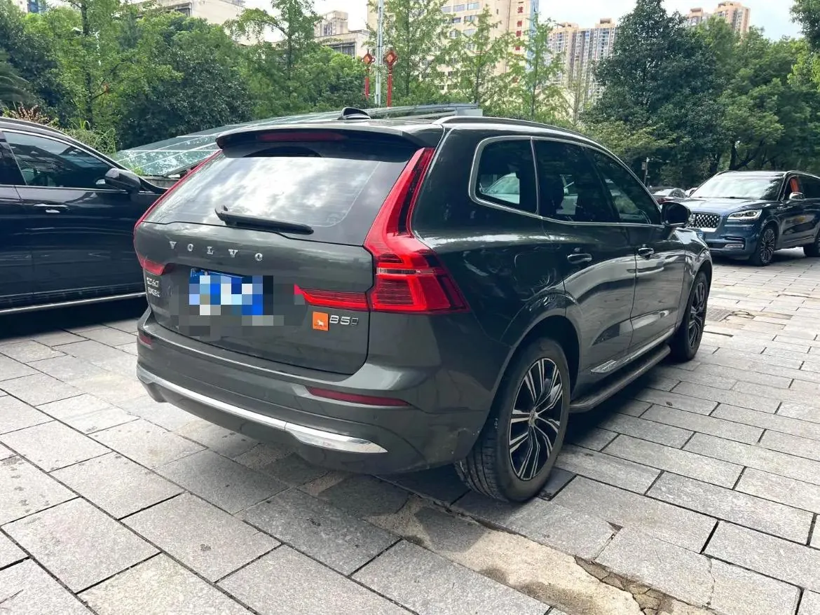 Volvo 2022 XC60 48V 2.0T B5 4-wheel drive Zhiyuan Deluxe Edition Automatic Gear 12