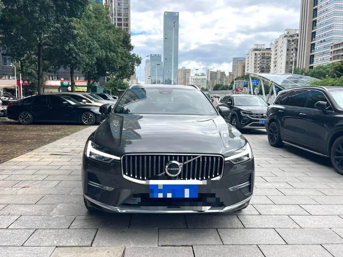 Volvo 2022 XC60 48V 2.0T B5 4-wheel drive Zhiyuan Deluxe Edition Automatic Gear 2