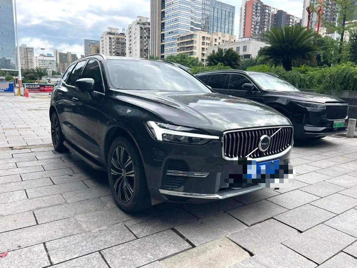Volvo 2022 XC60 48V 2.0T B5 4-wheel drive Zhiyuan Deluxe Edition Automatic Gear 3