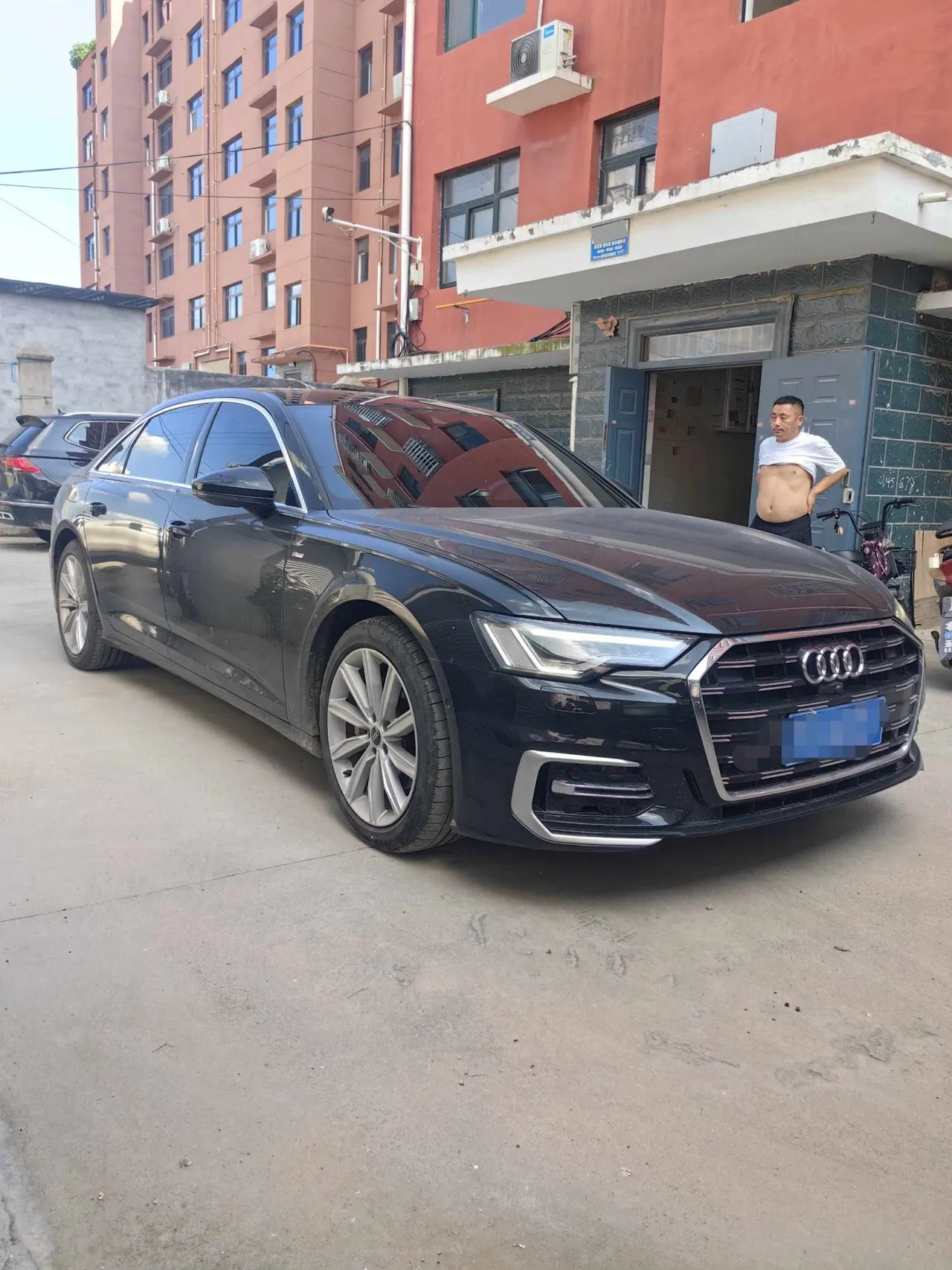 Audi 2023 A6L 2.0TFSI 45TFSI Selected Dynamic (Modified) Automatic Gear 3