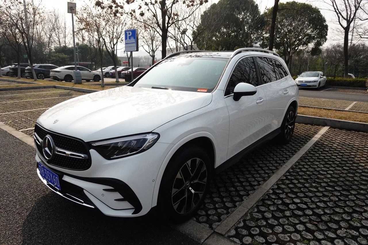 Open image lightbox: Mercedes Benz 2023 GLC 260 L 4MATIC 48V 2.0T Luxury 5-seat Automatic Gear