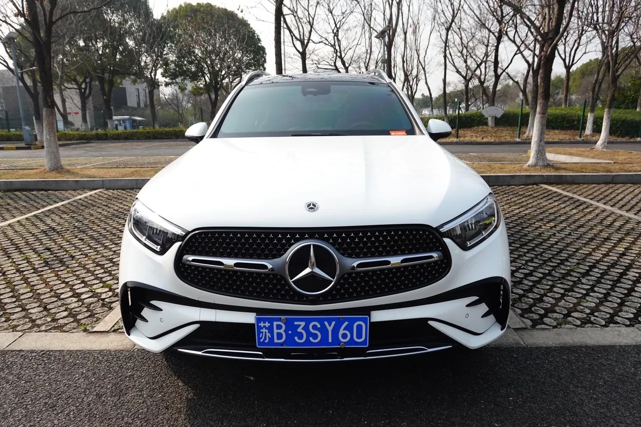 Mercedes Benz 2023 GLC 260 L 4MATIC 48V 2.0T Luxury 5-seat Automatic Gear 3