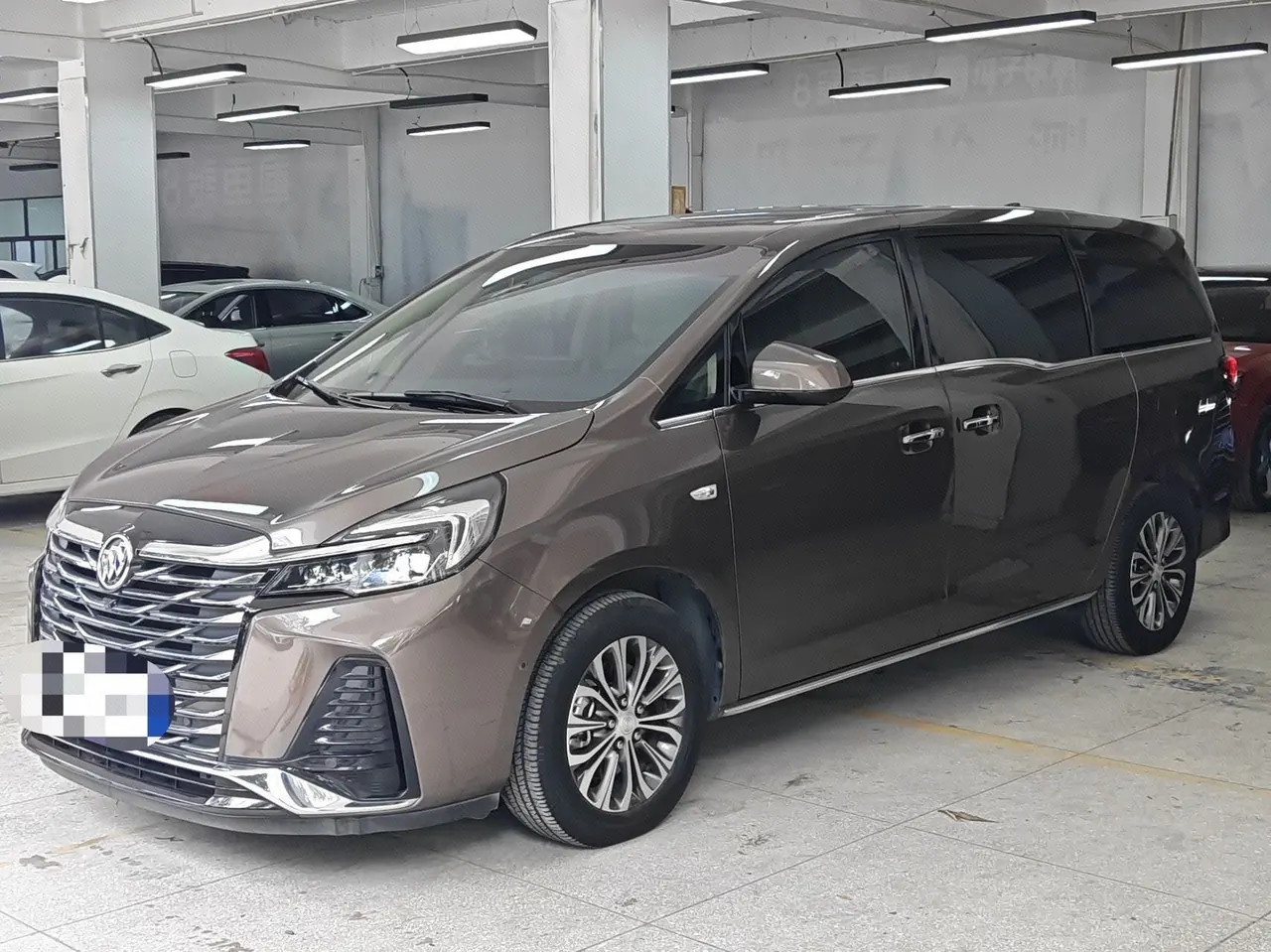 Open image lightbox: Buick 2023 GL8 Land Business Class 48V 2.0T 652T Premium Automatic Gear