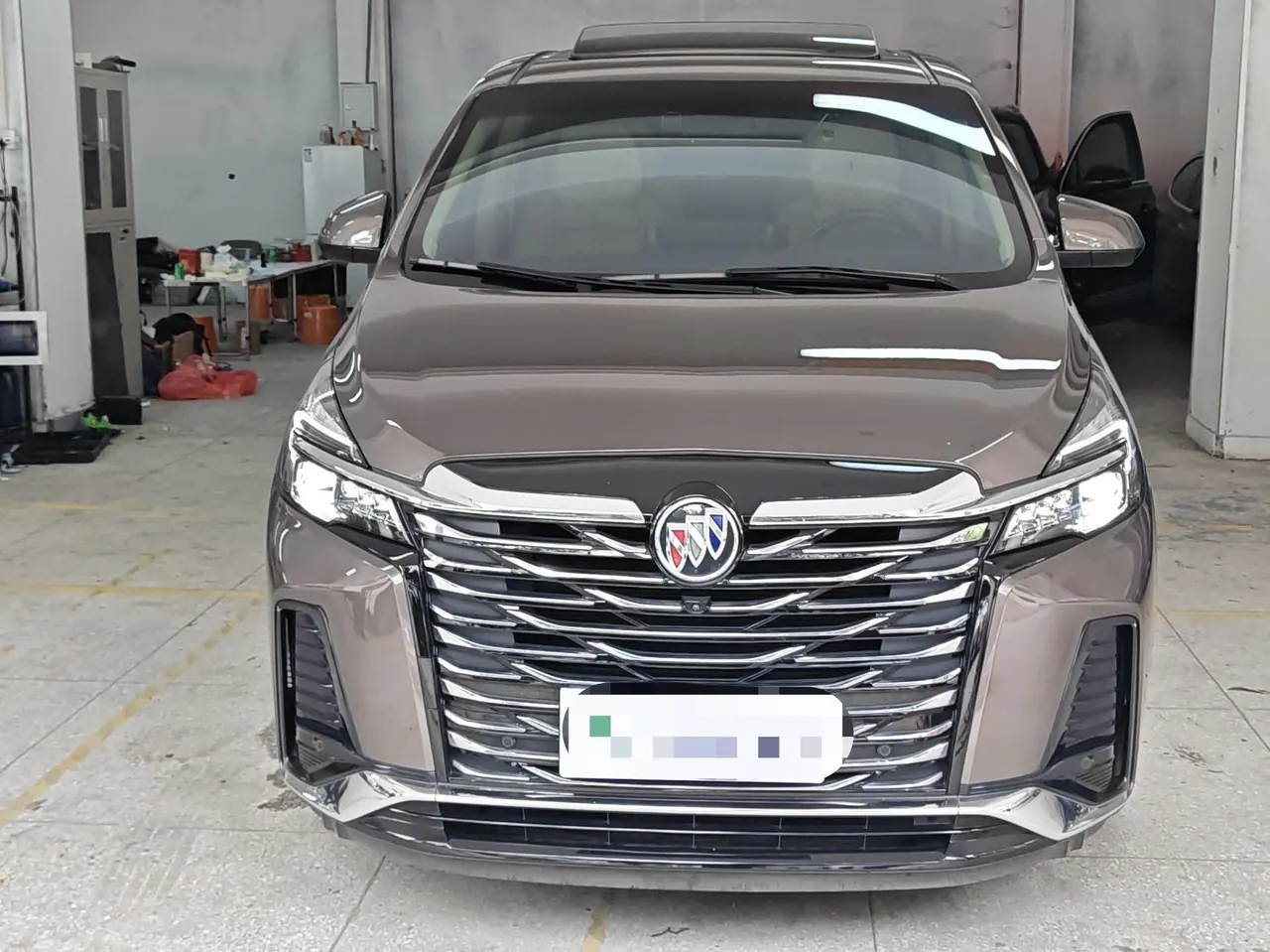 Buick 2023 GL8 Land Business Class 48V 2.0T 652T Premium Automatic Gear 2