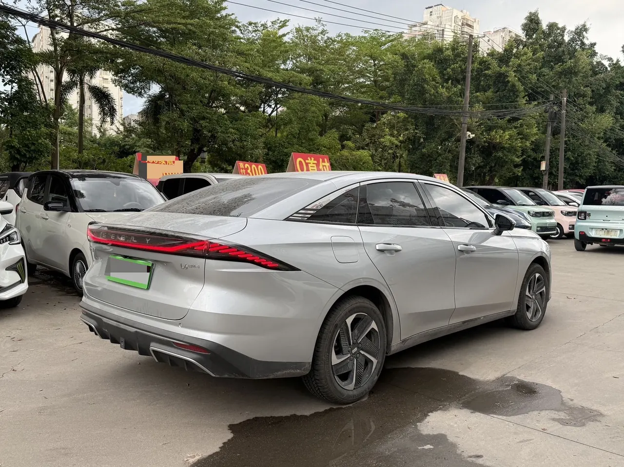 Geely Galaxy 2025 L6 EM-i 1.5 140km Starship Edition Automatic Gear 7