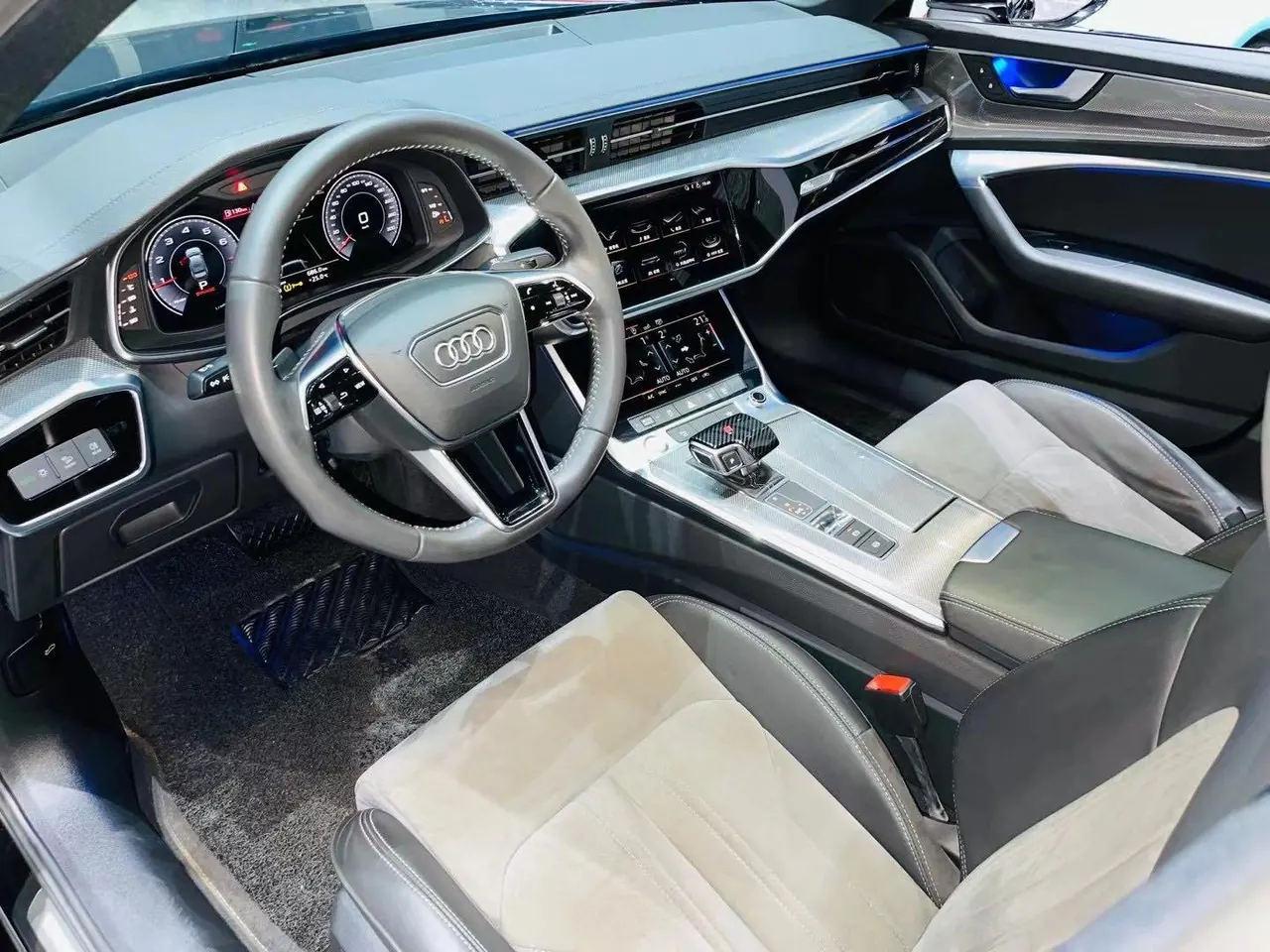 Audi 2020 A6L 2.0TFSI 40TFSI Deluxe Elegant Automatic 3