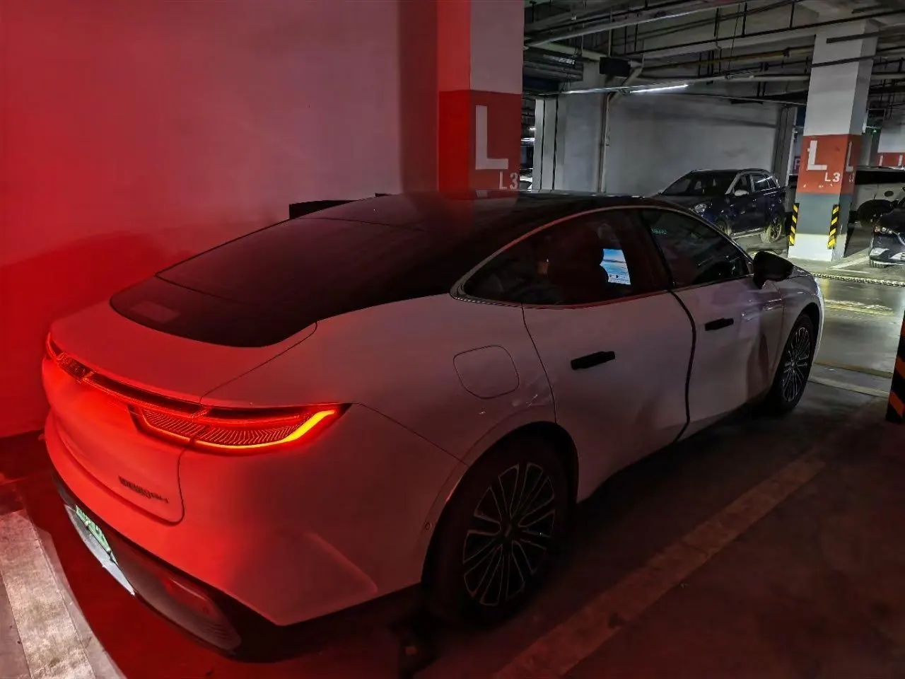 Geely Galaxy 2025 Xingyao 8 EM-i 1.5 130km Premium Edition Automatic Gear 3