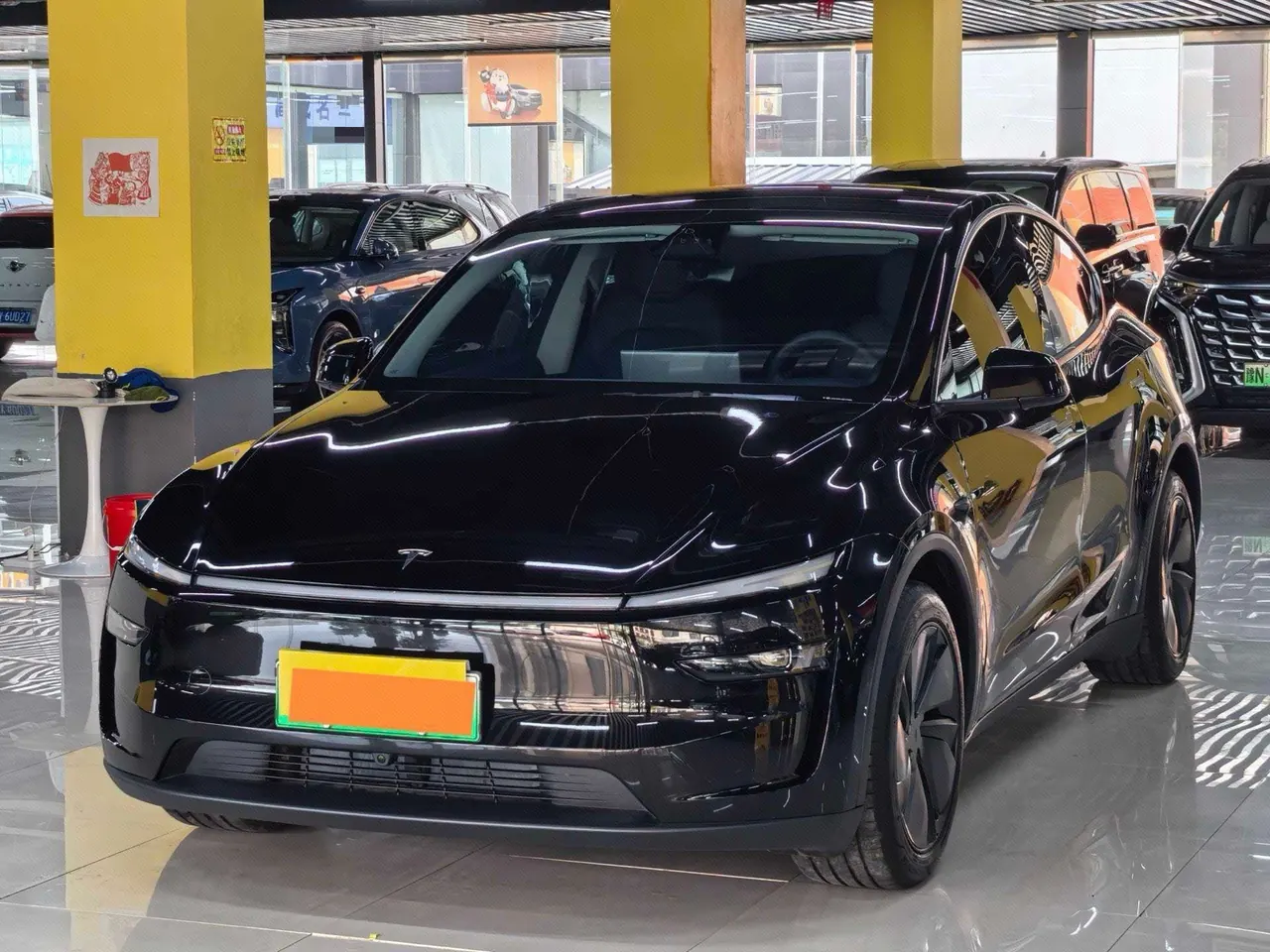 打开图片灯箱：Tesla 2025 Model Y rear-wheel drive version automatic transmission