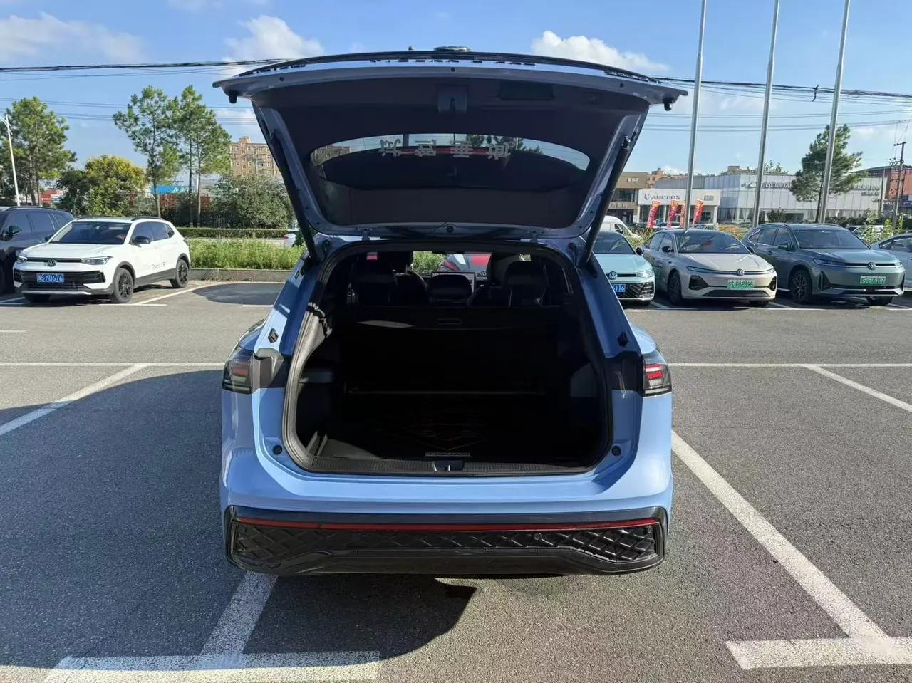 Volkswagen 2025 Tiguan L PRO 2.0TSI 380TSI Four-wheel Drive R-Line Smart Collar Edition Automatic Gear 6